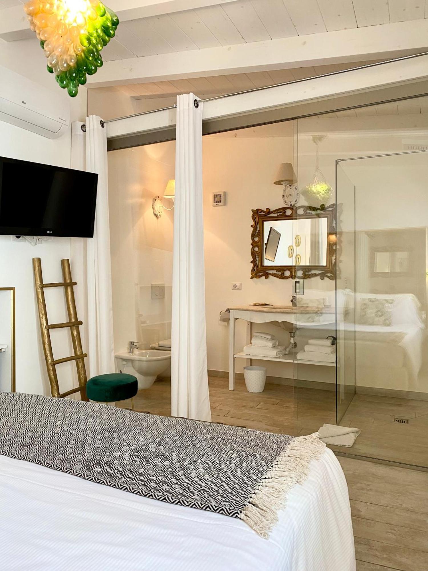 In Centro Unique Rooms Olbia Exterior photo